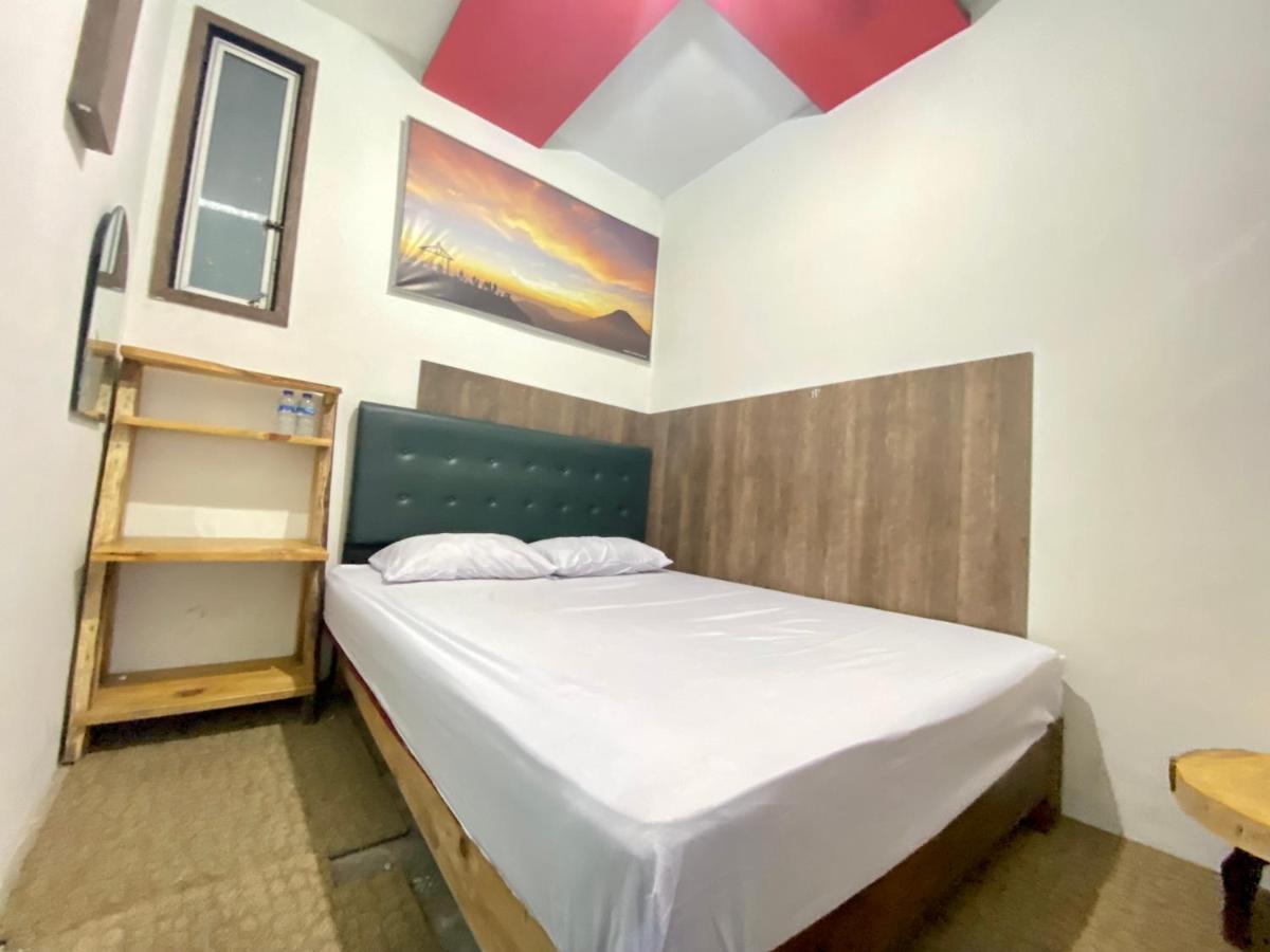 Homestay Batu Kelir Syariah Dieng Mitra Reddoorz Diyeng Экстерьер фото